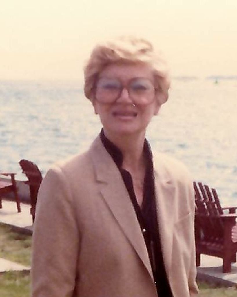 Janet D Bloor