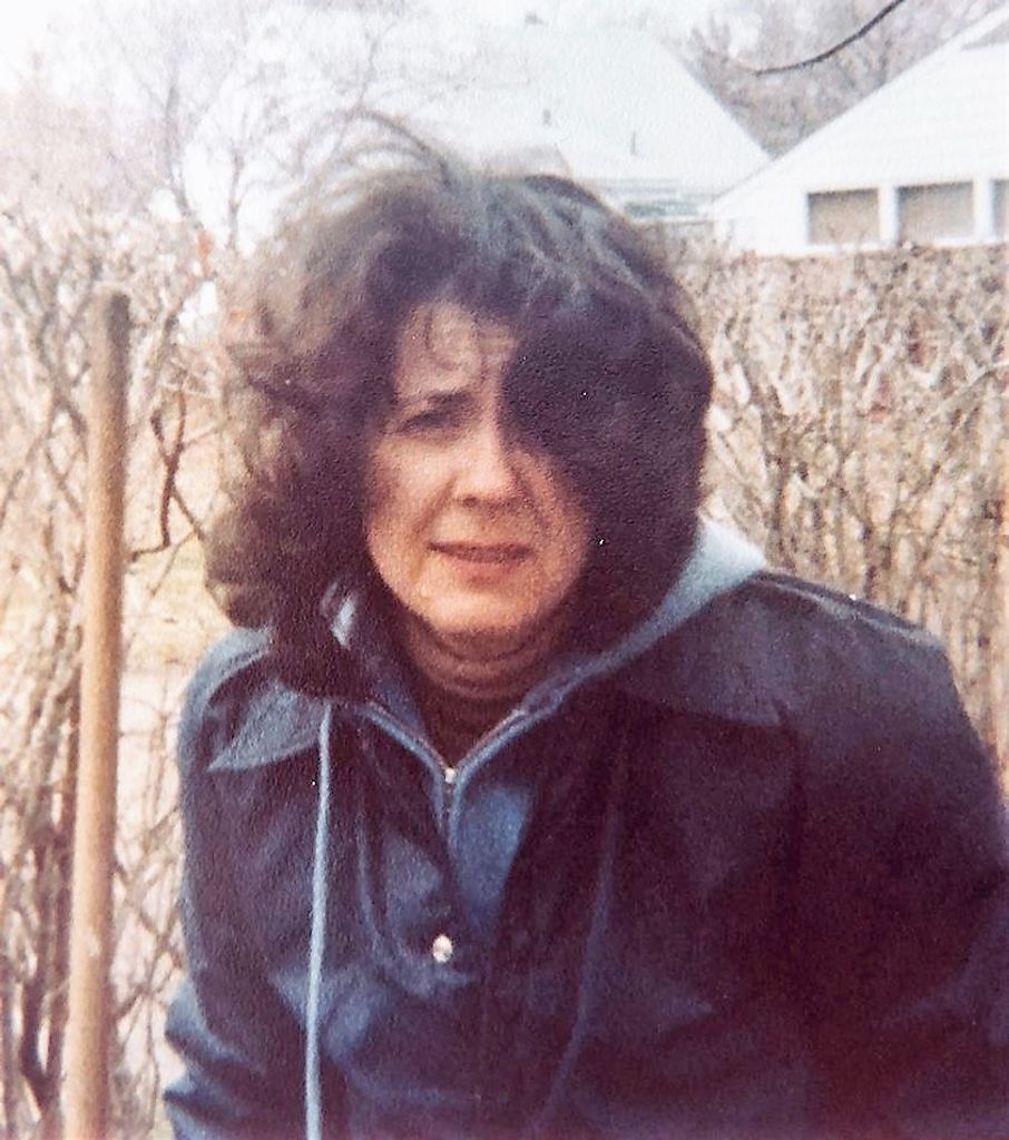 Shirley Calhoun