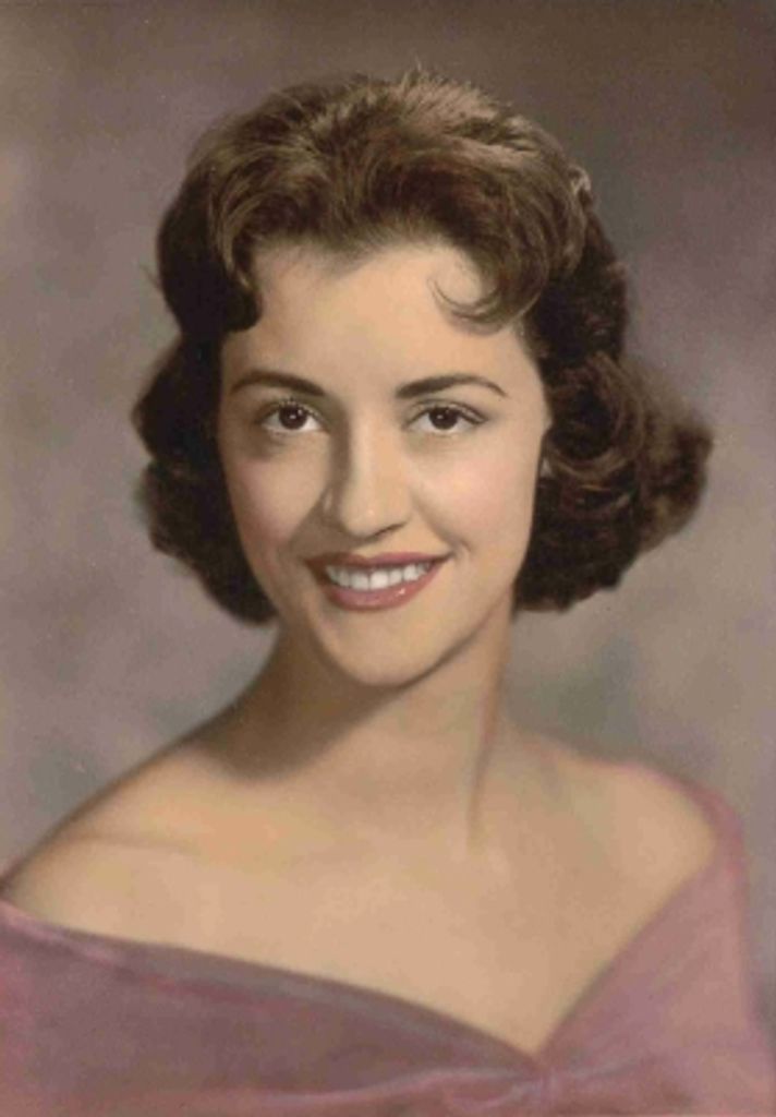 Carole Harris Lee