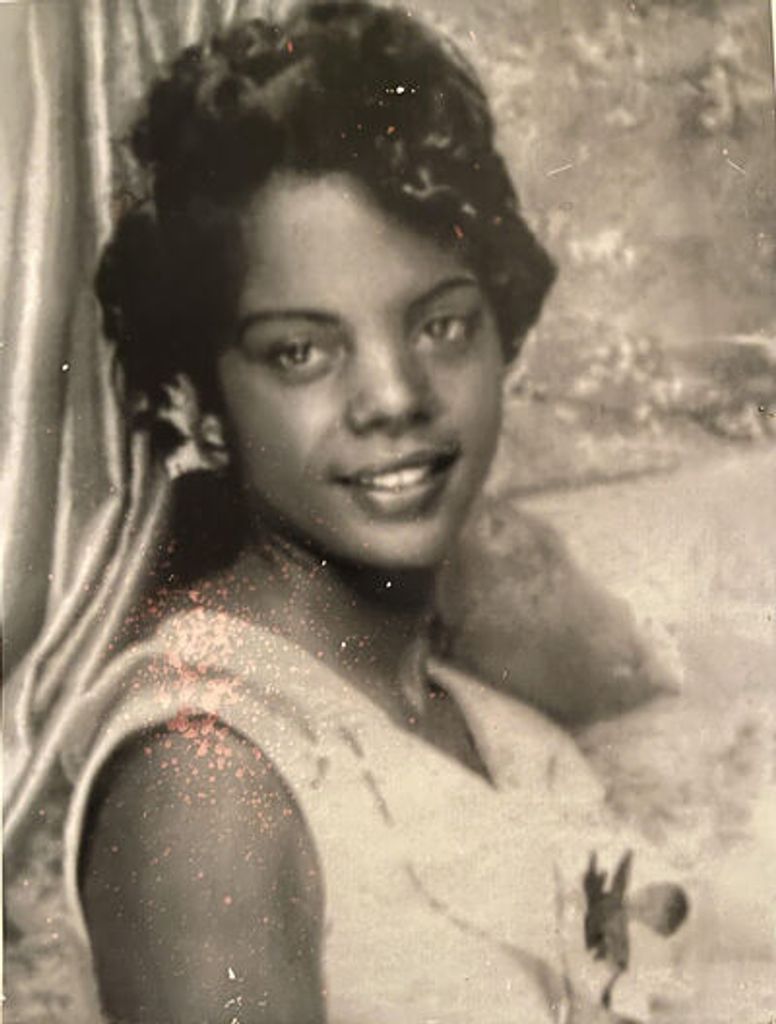 Helen Page - Mayo Profile Photo