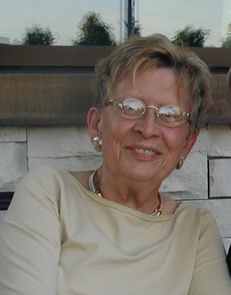 Delphine "Del" Burns