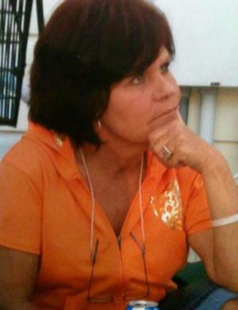 Mrs.    Geri Bradley