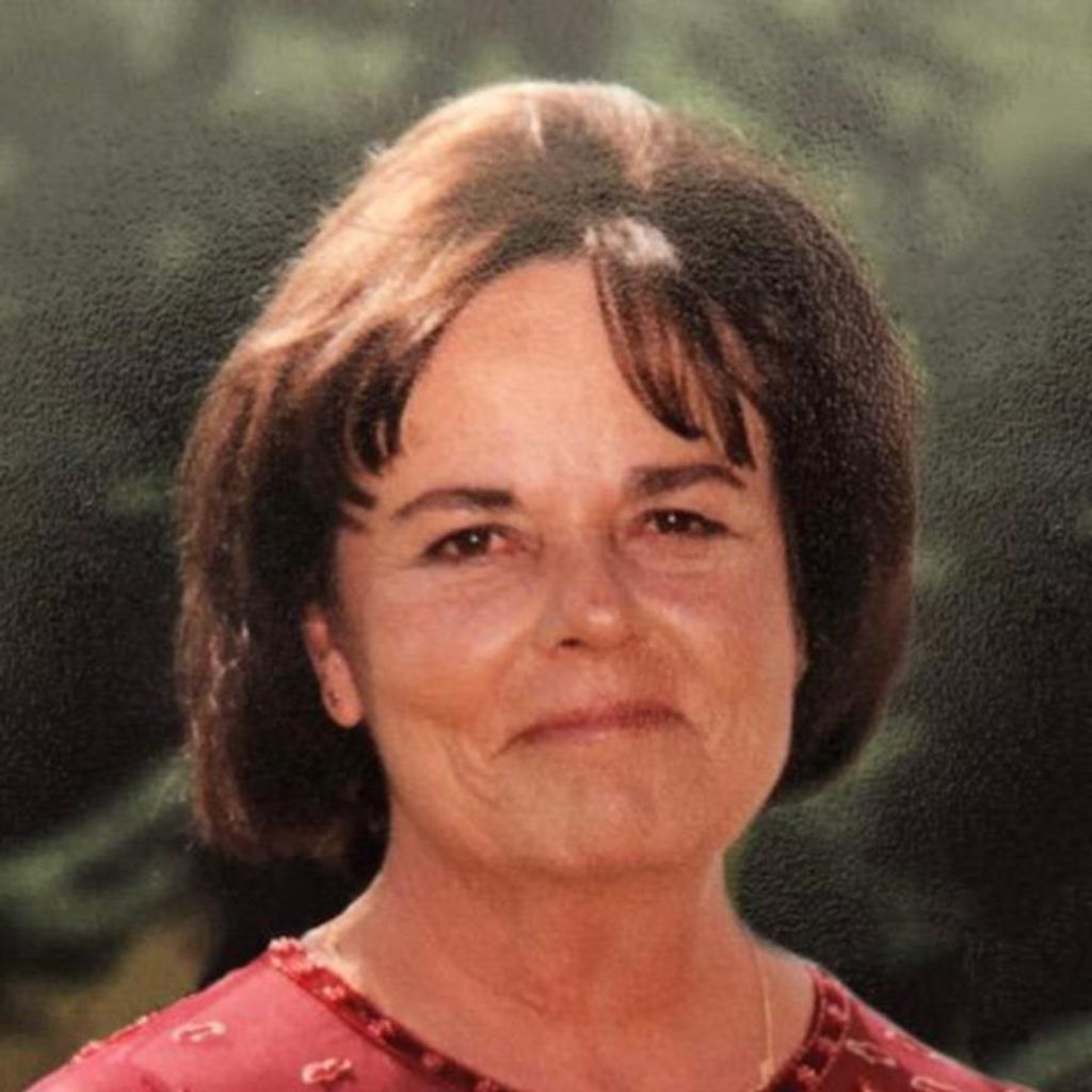 Christina E. "Tina" (Beatty) Benoit