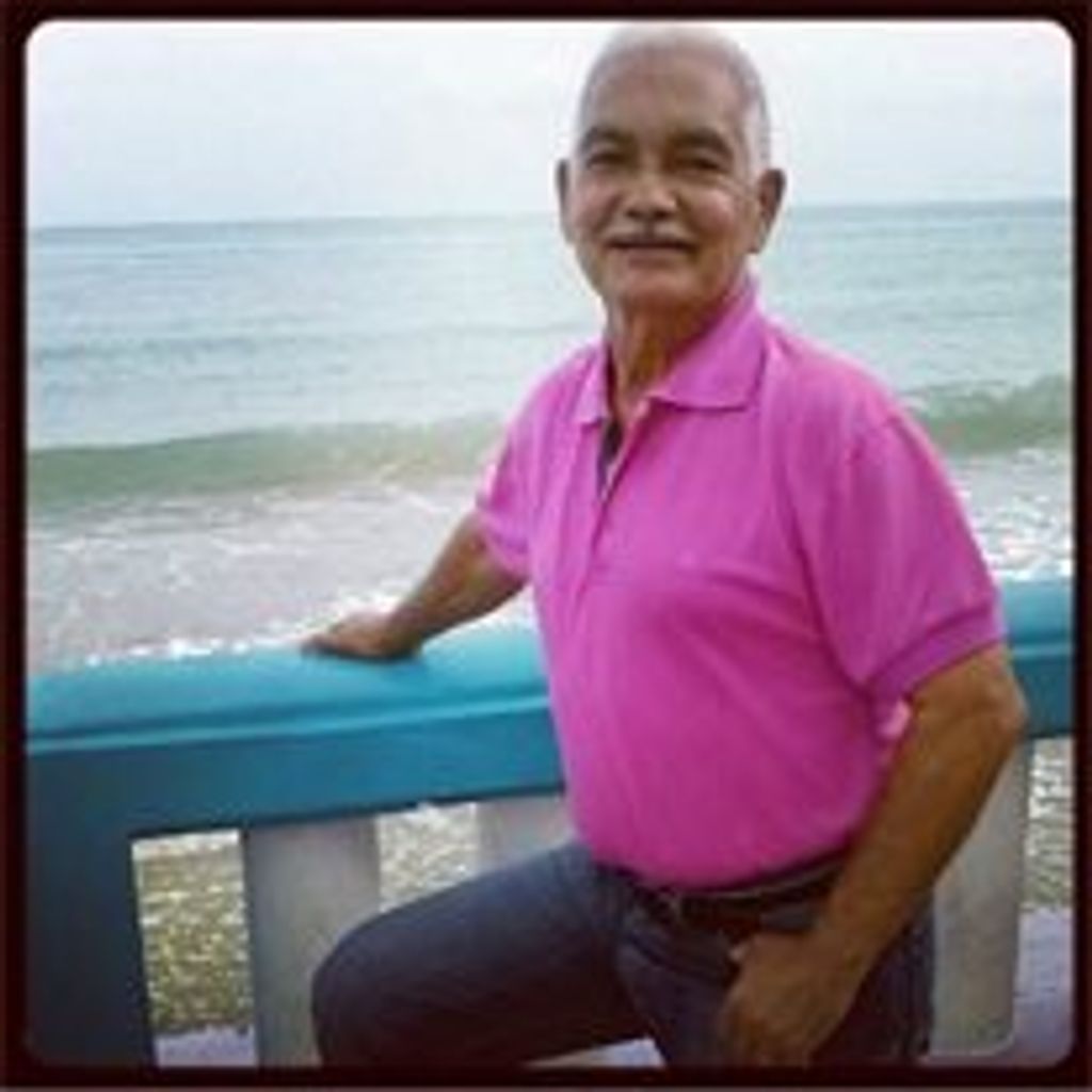 Robert Muniz Profile Photo