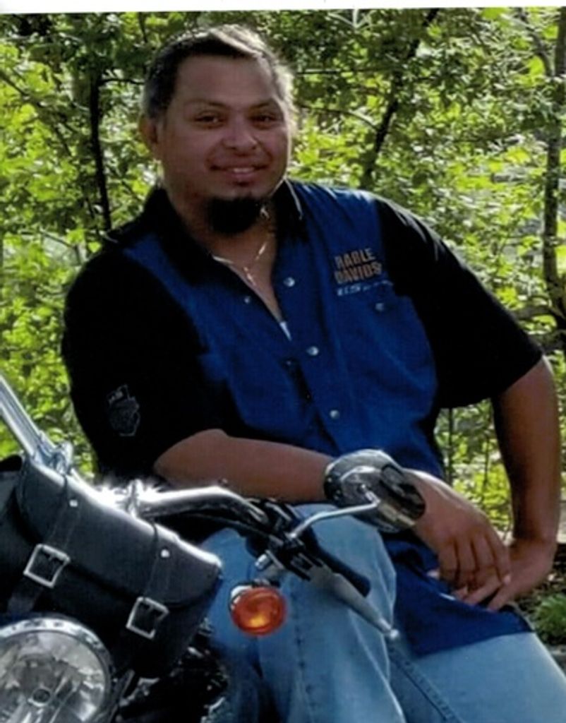 Juan Manuel Perales Jr. Profile Photo