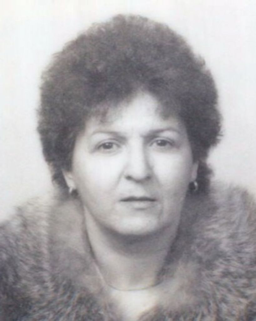 Poppi Yianakakos