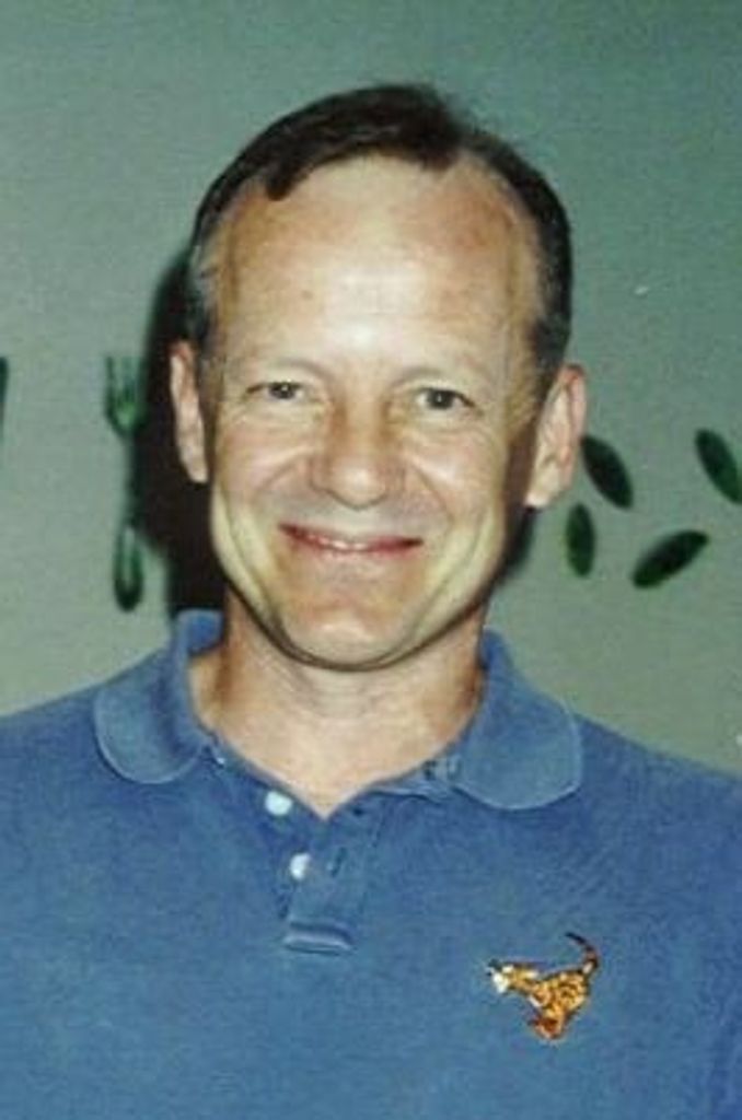 Ray Urban Tomkins