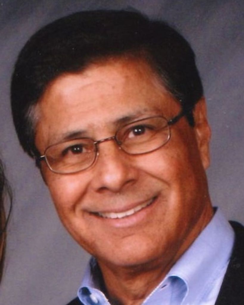 Carlos De la Rosa Profile Photo