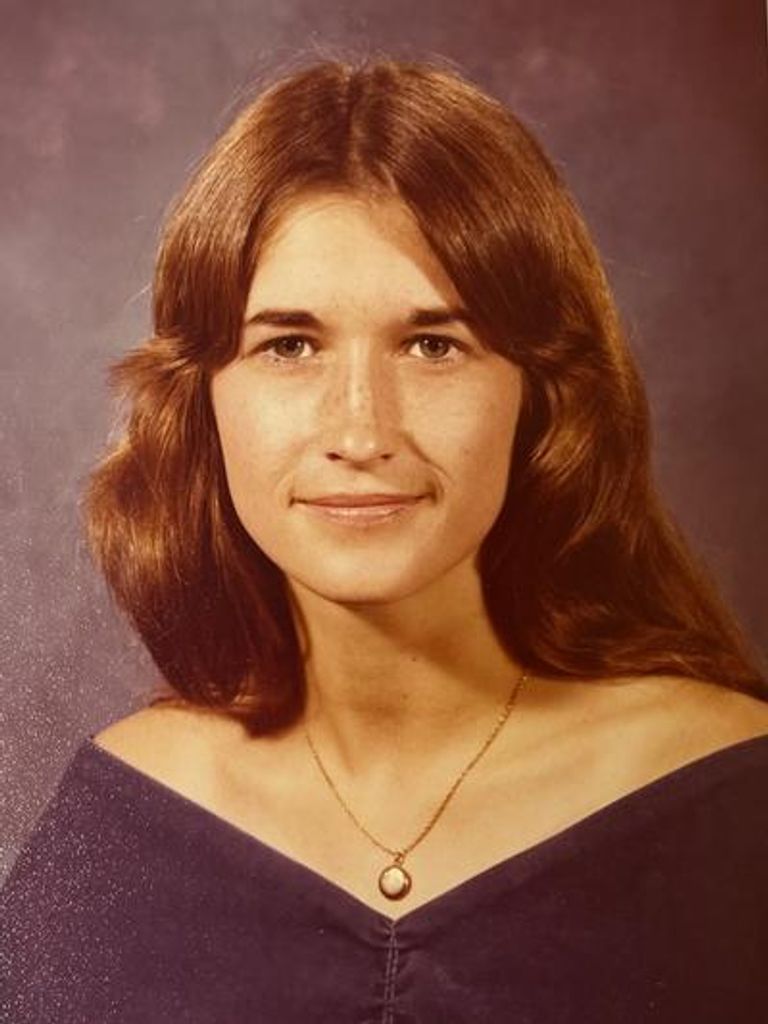 Debbie Lynn Lowe Profile Photo