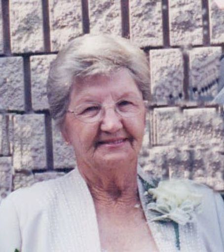 Marie Wisniewski photo gallery thumbnail 1 of 4