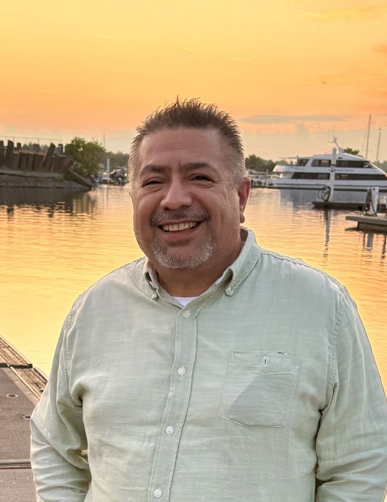 Max Evaristo Carrera Profile Photo