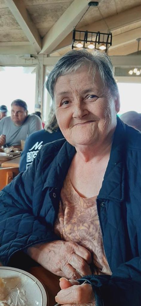 Gretchen Maree Riggs Profile Photo