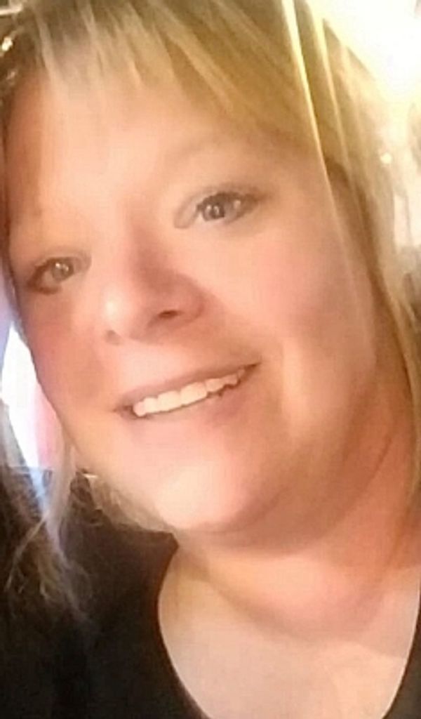 Roxanne R Scheuer