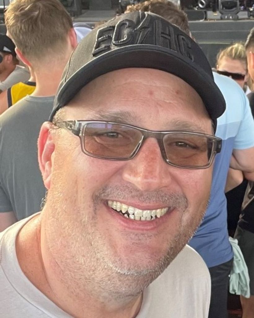 Kevin Michael Van Housen Profile Photo