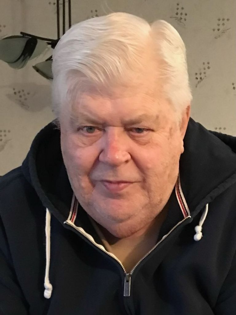 Michael D Postiy