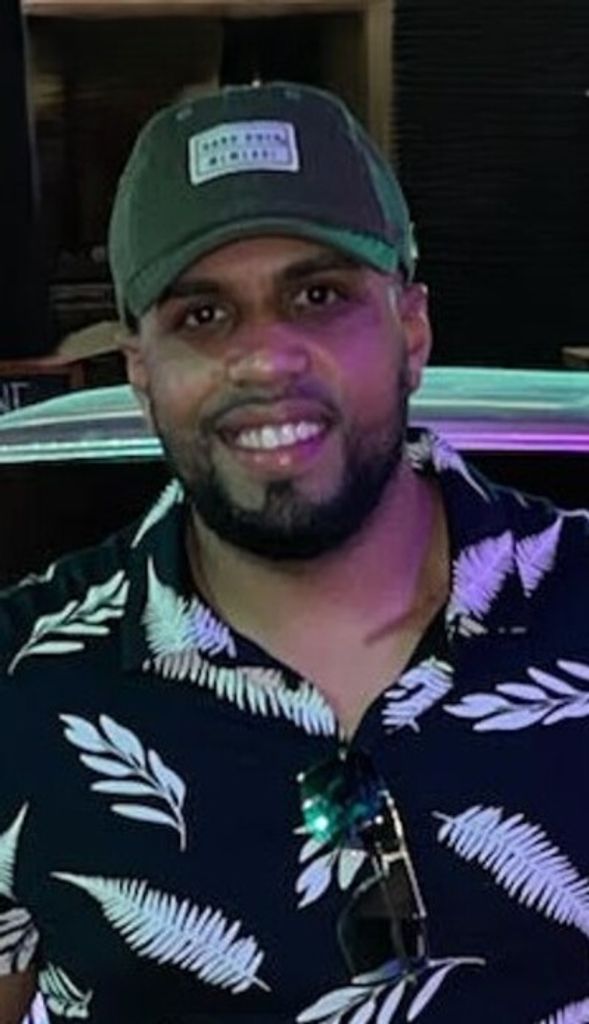 Victor E. Fernandez Profile Photo