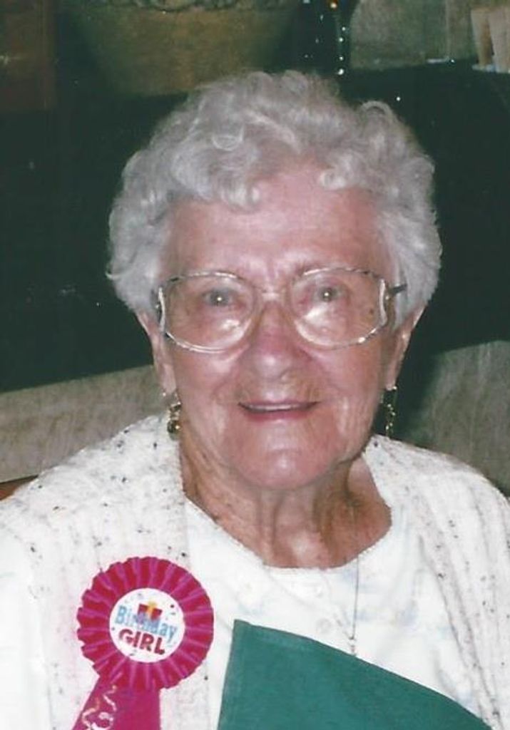 Elizabeth "Honey" (Chase)  Hart