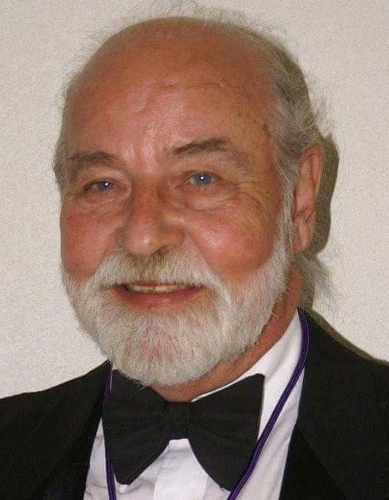 Michael  David Gillard