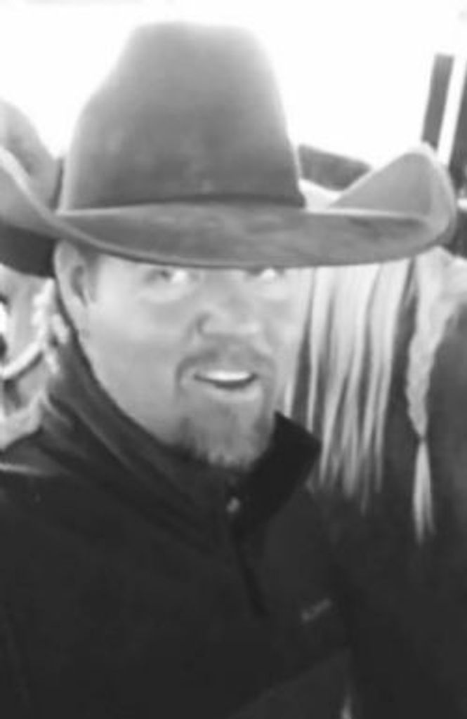 Dustin Erskine Profile Photo