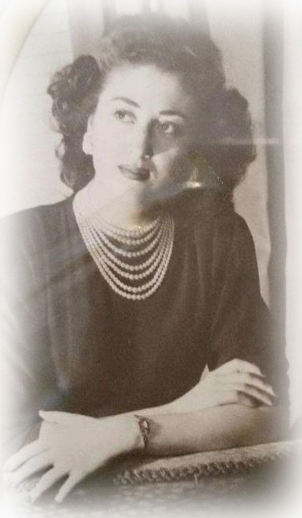 Edith  Giannios