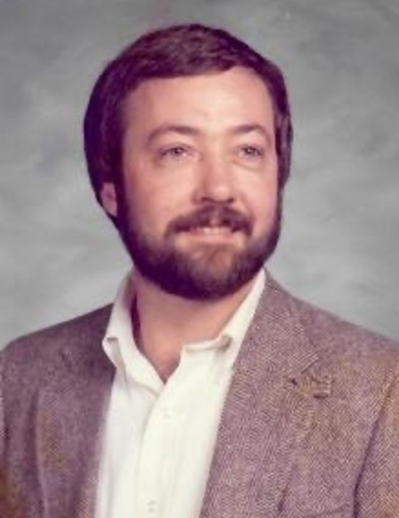 Mike Mills Profile Photo