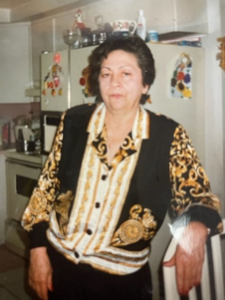 Elvia Luz Cosculluella Profile Photo