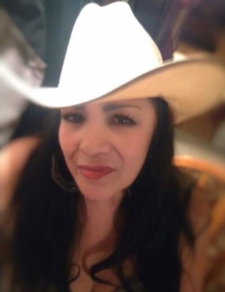 Estela Valenzuela Profile Photo