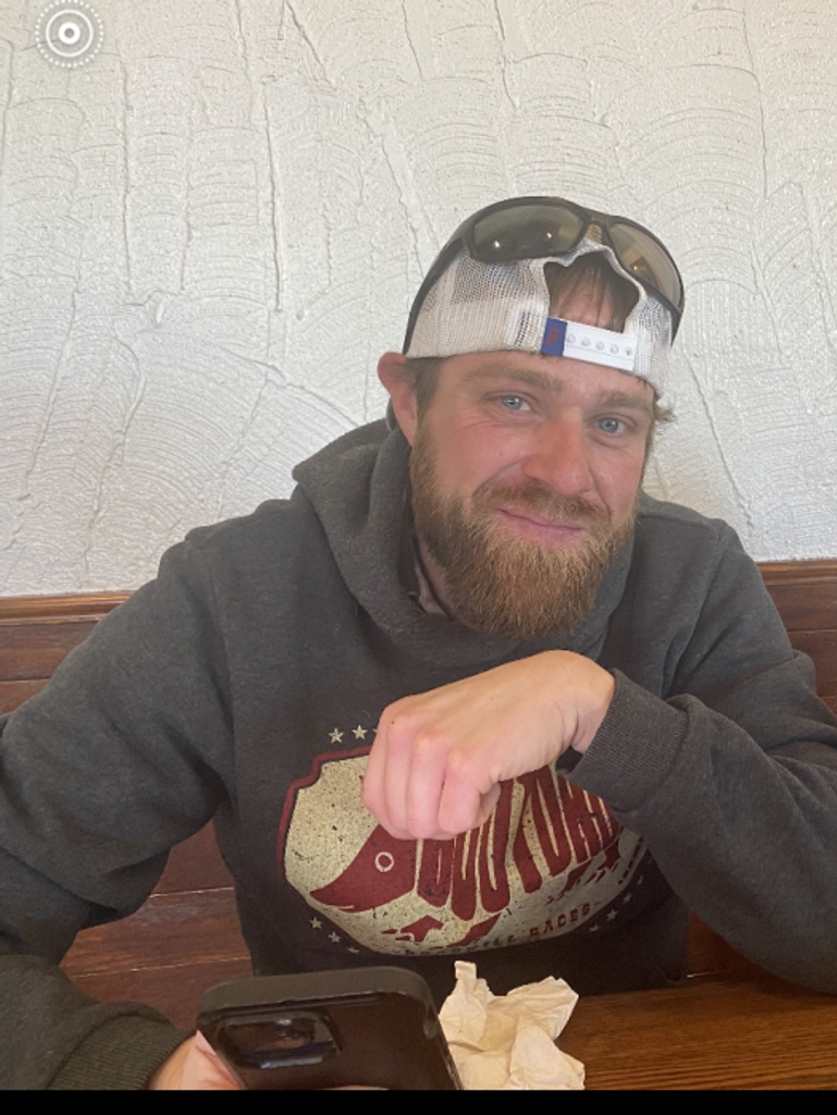 Tyler James Leslie Profile Photo