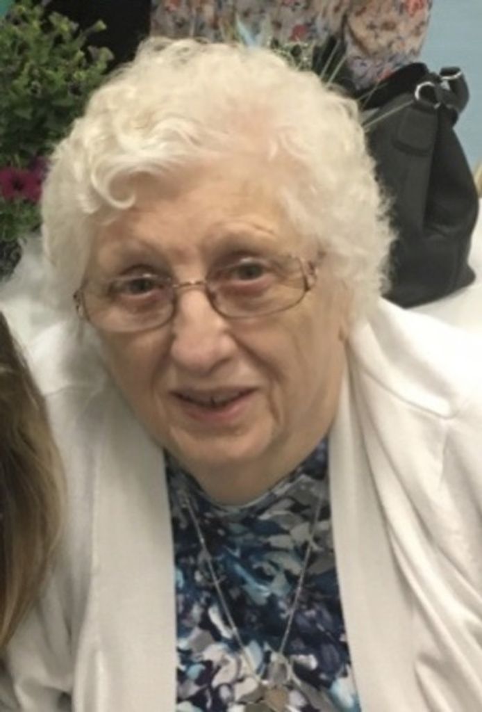 Hella Ida Groves Profile Photo