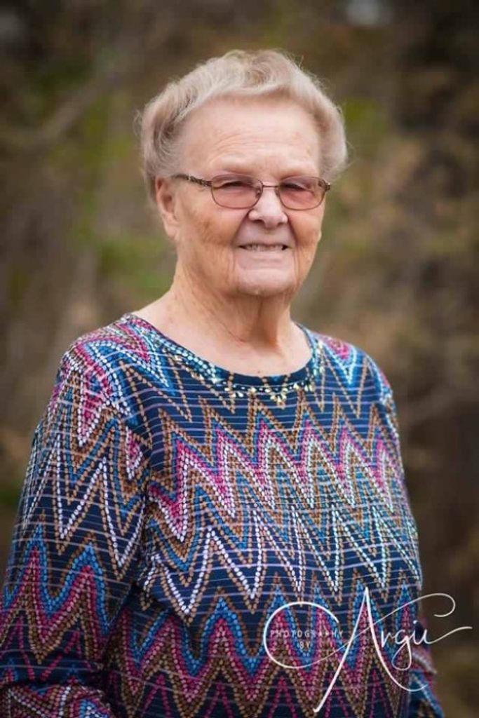 Johnnie Lois (McDaniel)  Hunt