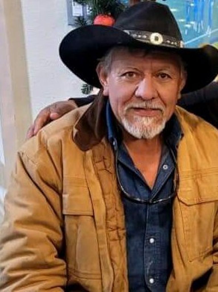 Robert Hernandez Profile Photo