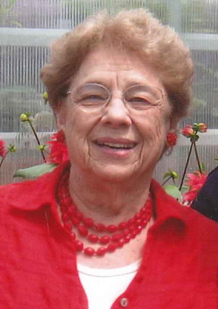 Hoelzel, Helen