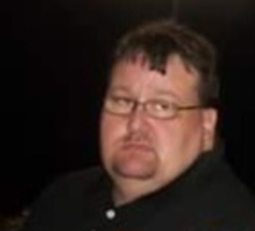 Robert Earl Davis, Jr. Profile Photo