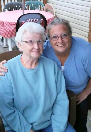 Lori Newcomb photo gallery thumbnail 52 of 130