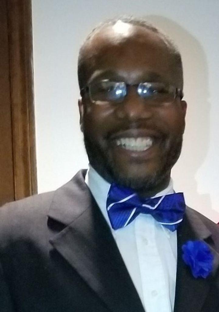 Dominic Ron Dicker Profile Photo