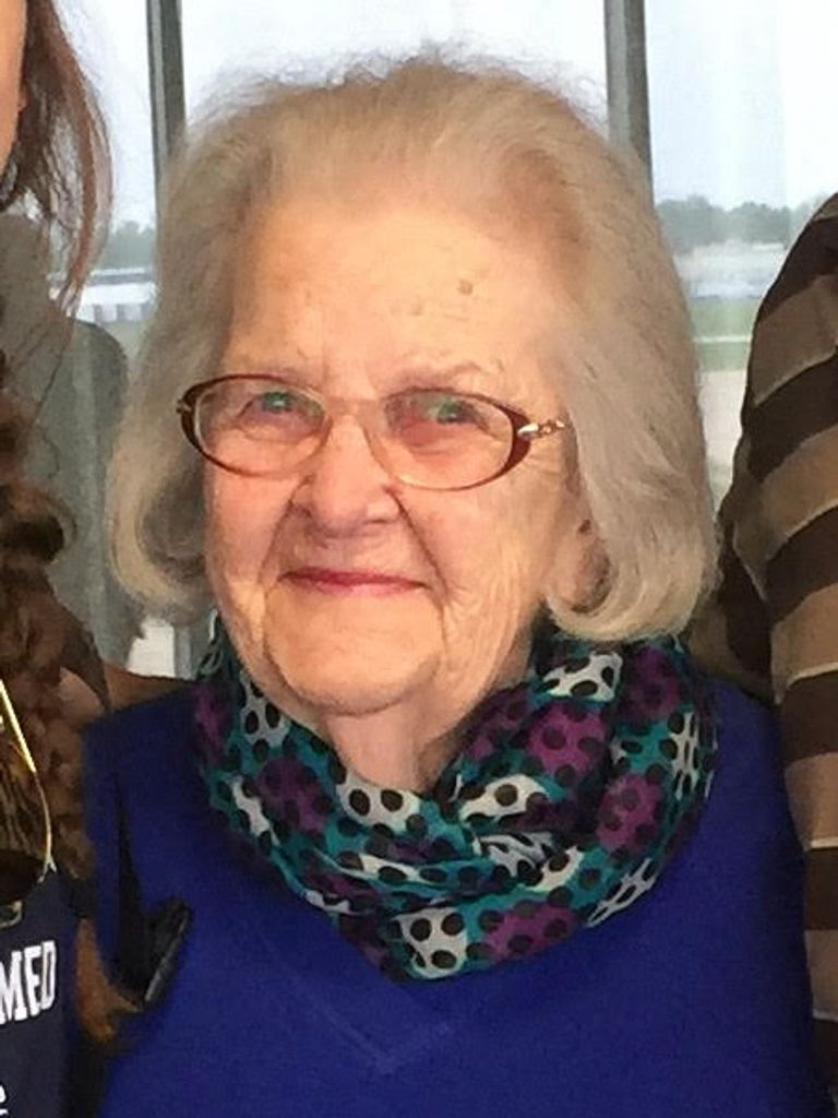 Louise Nichols Profile Photo