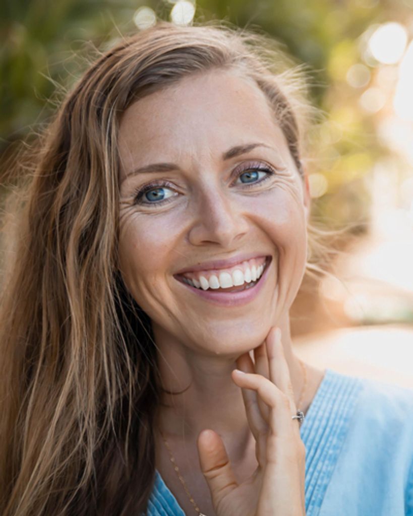 Emily Joy Bell Profile Photo