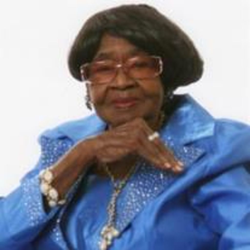 Lola Giles