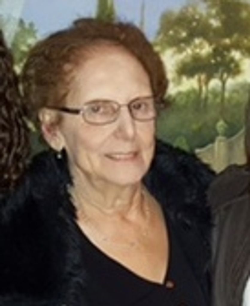 Genevieve La Mantia