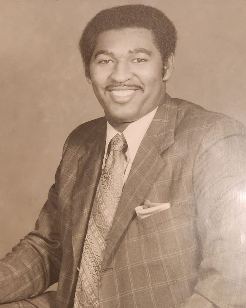 Robert Trenton Smith
