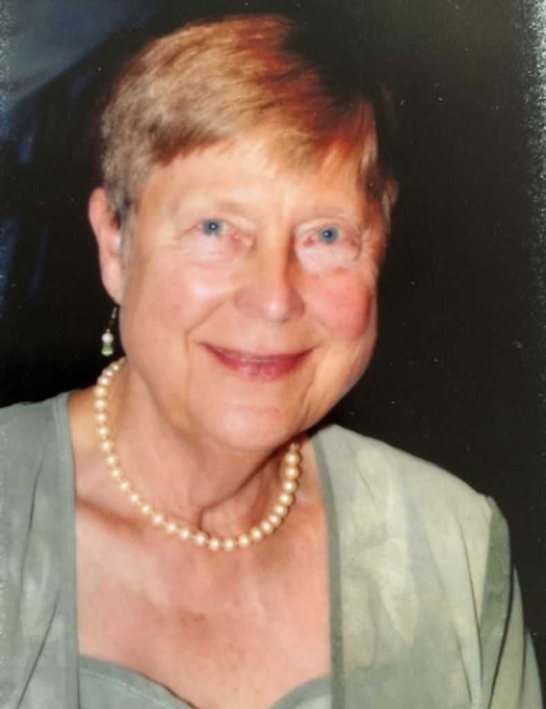 Iris Lillian Henslowe Profile Photo