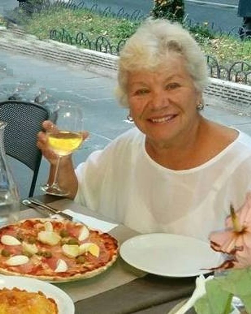 Lois Elaine Plesich