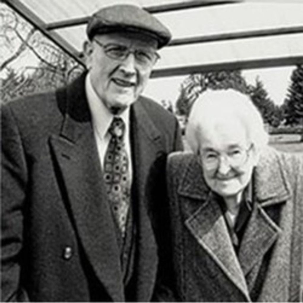 Earl Elwood Mosteller Profile Photo