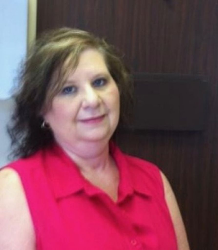 Lisa Hall Profile Photo