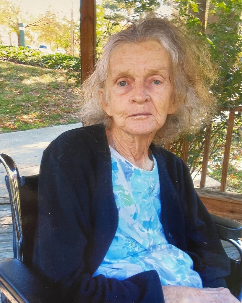 Eva Lee Jones