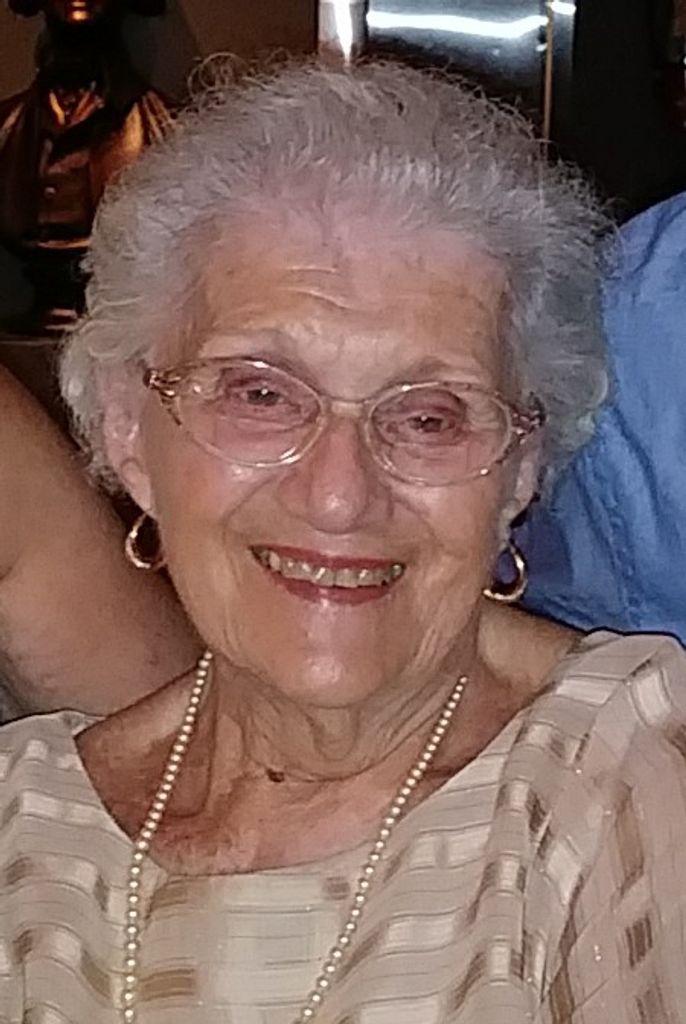 Anna J. (Contrucci)  Saracina