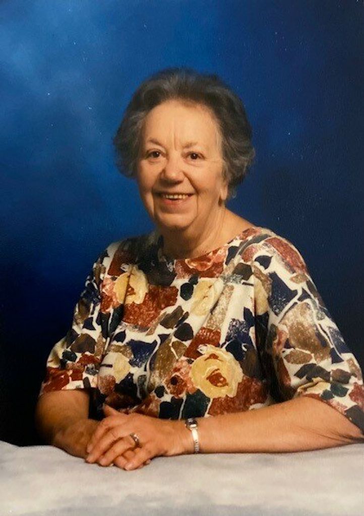 Poppy Woodward Profile Photo