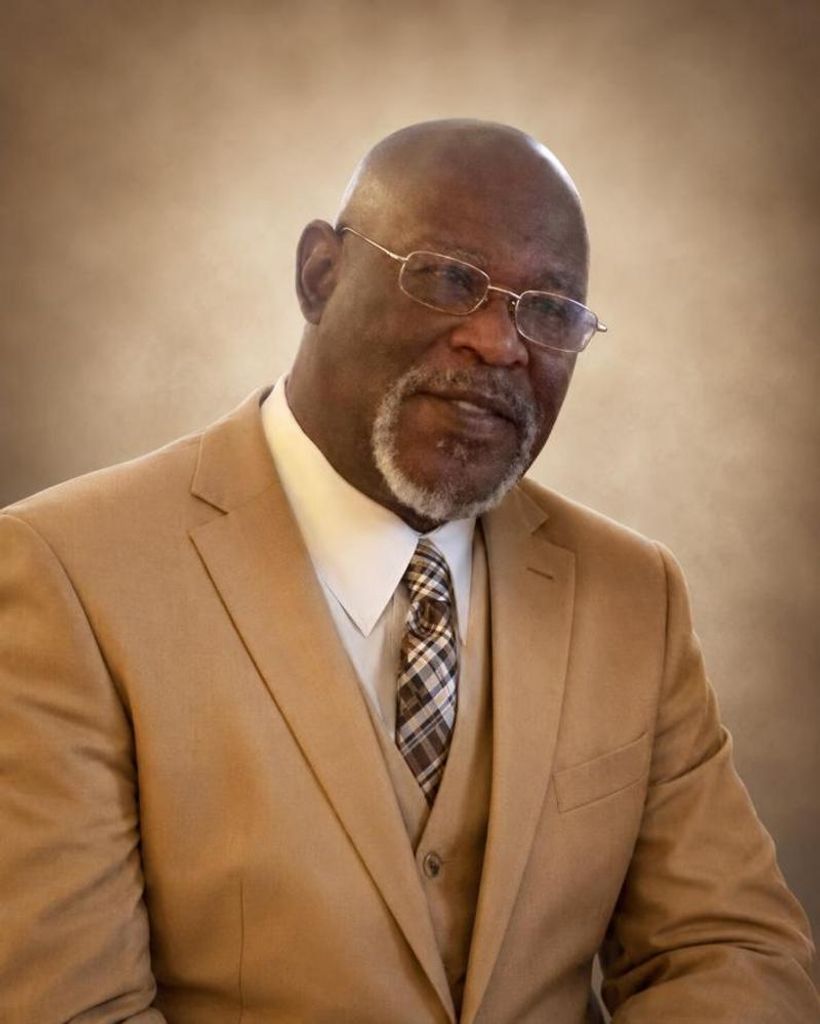 Mr. Leslie Darrow Sneed