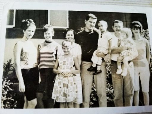 Bertha M. Kleis photo gallery thumbnail 3 of 12