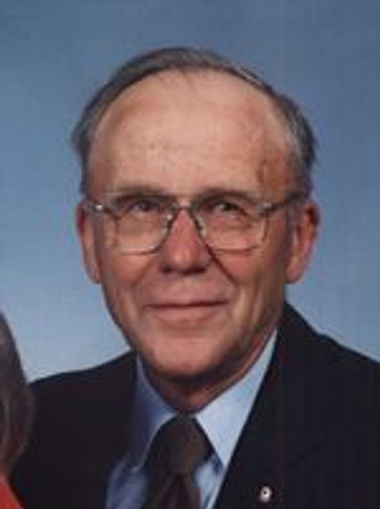 Kenneth Holum